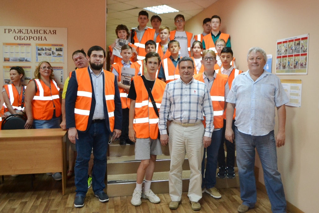 Диалог с будущим: школьники посетили одно из ведущих мебельных предприятий России Диалог с будущим: школьники посетили одно из ведущих мебельных предприятий России