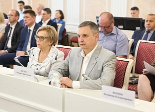 Михаил Лисин принял участие в сессии Законодательного Собрания Пензенской области Михаил Лисин принял участие в сессии Законодательного Собрания Пензенской области
