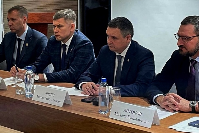 Михаил Лисин принимает участие в бизнес-миссии в Санкт-Петербурге Михаил Лисин принимает участие в бизнес-миссии в Санкт-Петербурге