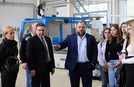 Пензенские студенты познакомились с работой одного из ведущих промышленных предприятий региона Пензенские студенты познакомились с работой одного из ведущих промышленных предприятий региона