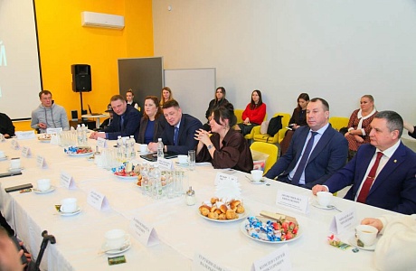Уполномоченный по защите прав предпринимателей в Пензенской области Михаил Лисин принял участие в открытии третьей смены проекта «Сурское Мужество» Уполномоченный по защите прав предпринимателей в Пензенской области Михаил Лисин принял участие в открытии третьей смены проекта «Сурское Мужество»