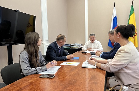 Уполномоченный Михаил Лисин провел рабочую встречу 