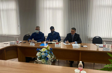 Уполномоченный по защите прав предпринимателей Михаил Лисин совместно с исполняющим обязанности Прокурора Пензенской области Александром Лейзенбергом встретился с предпринимателями Каменского района Уполномоченный по защите прав предпринимателей Михаил Лисин совместно с исполняющим обязанности Прокурора Пензенской области Александром Лейзенбергом встретился с предпринимателями Каменского района